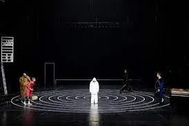 在生与死的边缘，我们将何去何从——2022柏林戏剧节开幕大戏纪实 视频资讯 Jemince 柏林 戏剧节 大戏 生与死 边缘 上方 中国舞台美术学会 右上 星标 团队 崇真艺客